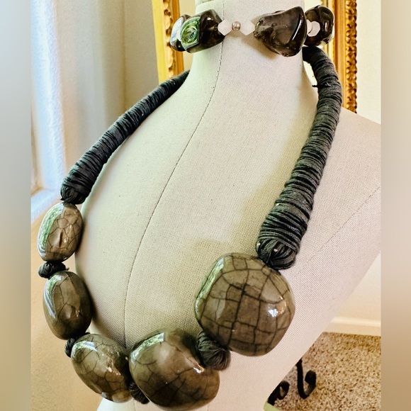 Large Stone Statement Necklace - Picture 4 of 14